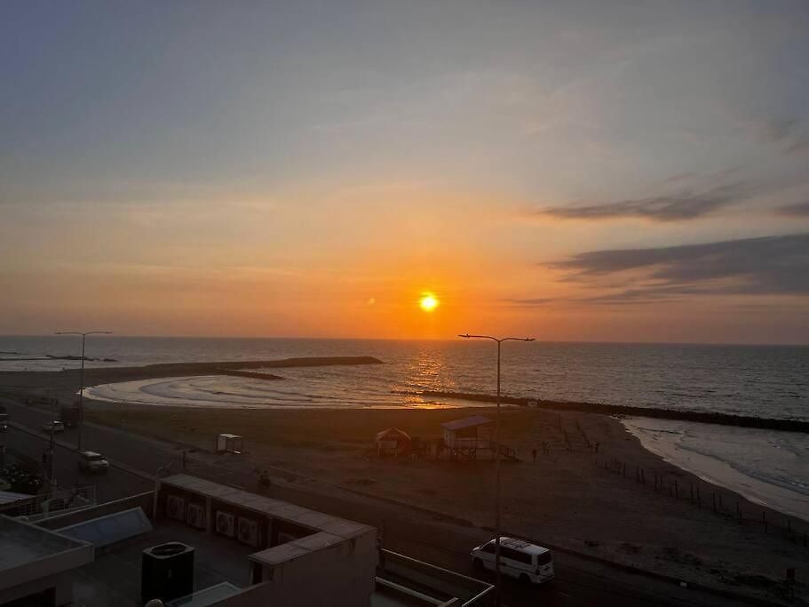 Vista A La Playa Del Cabrero *