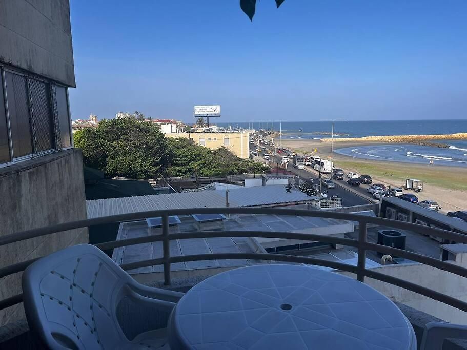 Vista A La Playa Del Cabrero Apartamento Cartagena