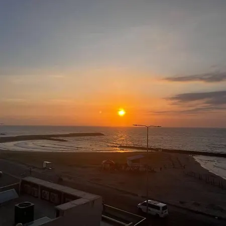 Vista A La Playa Del Cabrero *
